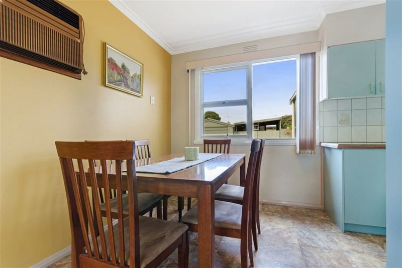 Photo - 7 Hosie Avenue, Bell Post Hill VIC 3215 - Image 4