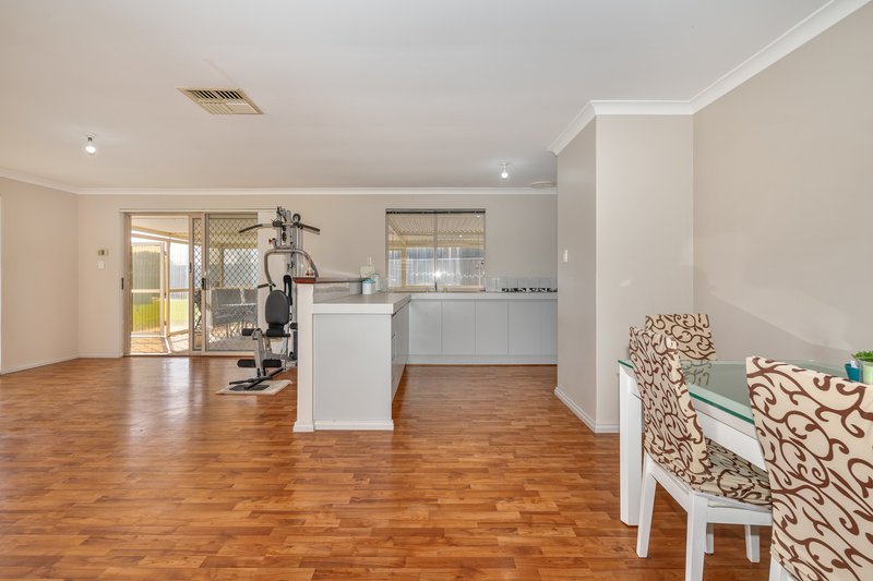 Photo - 7 Hove Place, Warnbro WA 6169 - Image 3