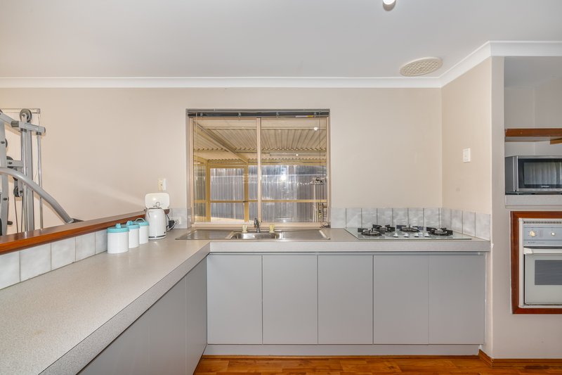 Photo - 7 Hove Place, Warnbro WA 6169 - Image 5