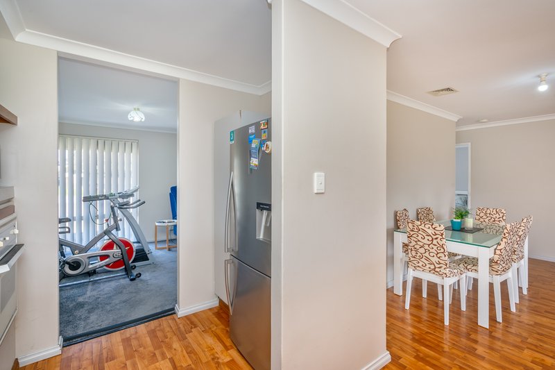 Photo - 7 Hove Place, Warnbro WA 6169 - Image 7