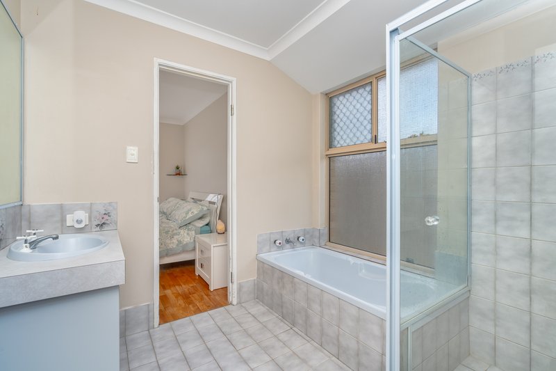 Photo - 7 Hove Place, Warnbro WA 6169 - Image 12