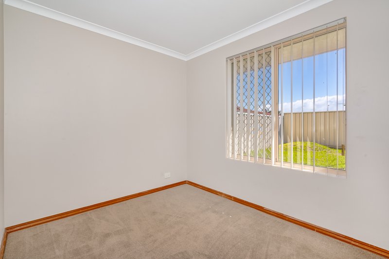 Photo - 7 Hove Place, Warnbro WA 6169 - Image 13