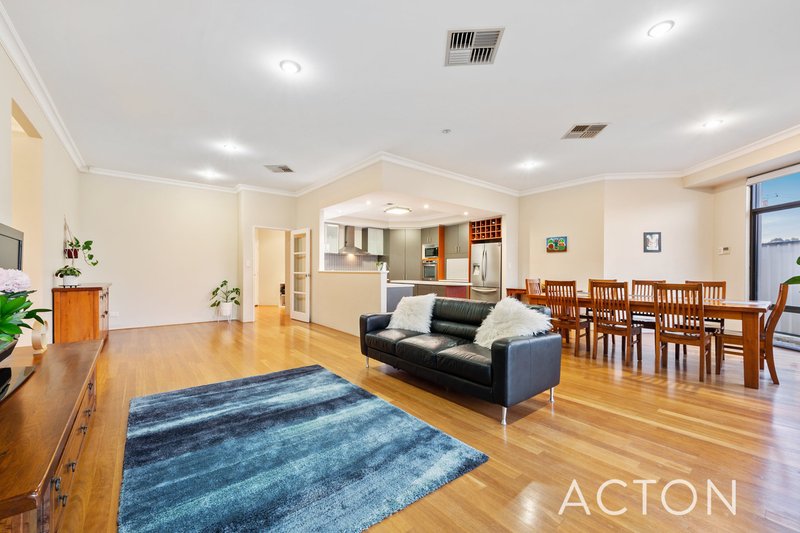 Photo - 7 Howe Street, Beeliar WA 6164 - Image 7