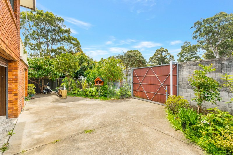 Photo - 7 Howitt Place, Bonnyrigg NSW 2177 - Image 3