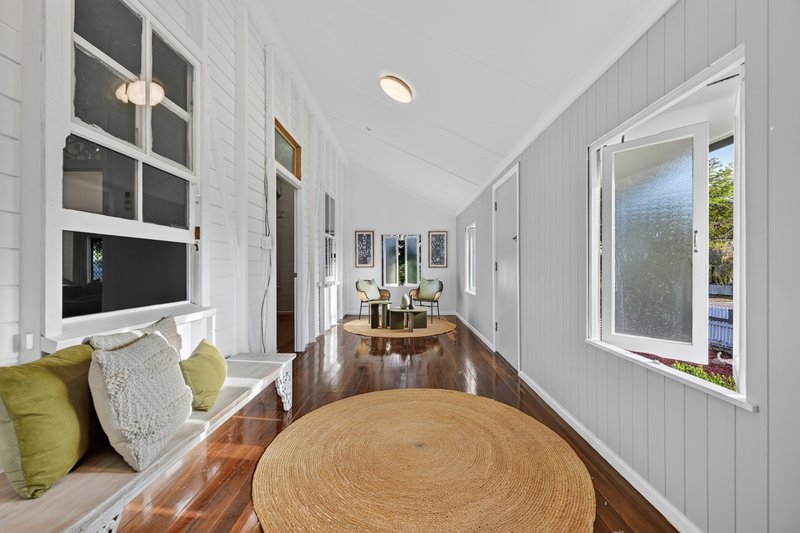 Photo - 7 Hubert Street, South Townsville QLD 4810 - Image 2