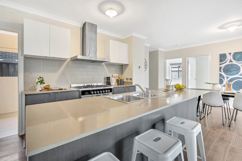 Photo - 7 Hues Street, Mickleham VIC 3064 - Image 3