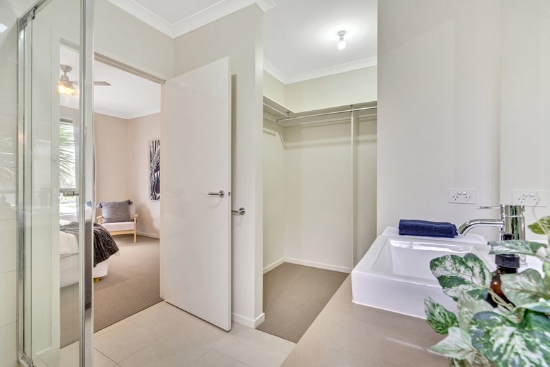 Photo - 7 Hues Street, Mickleham VIC 3064 - Image 12