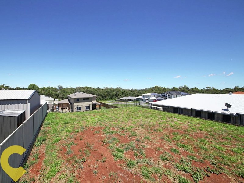 Photo - 7 Hugh Crescent, Murrumba Downs QLD 4503 - Image 2