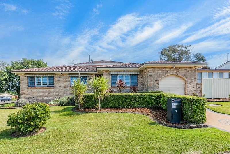 7 Hume Crescent, Werrington County NSW 2747