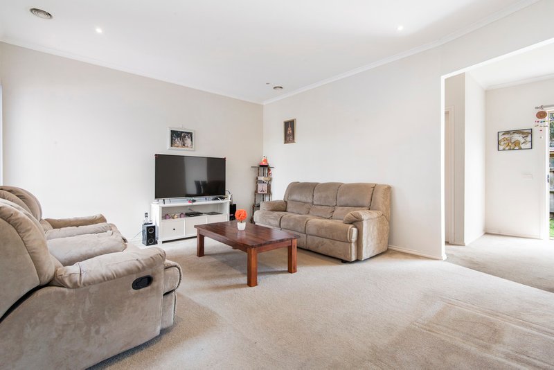 Photo - 7 Hummingbird Place, South Morang VIC 3752 - Image 6