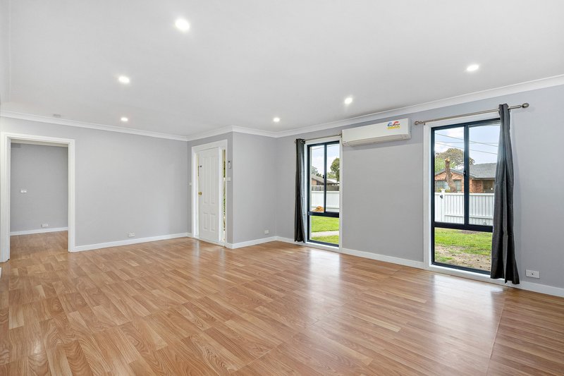 Photo - 7 Hunt Drive, Seaford VIC 3198 - Image 2