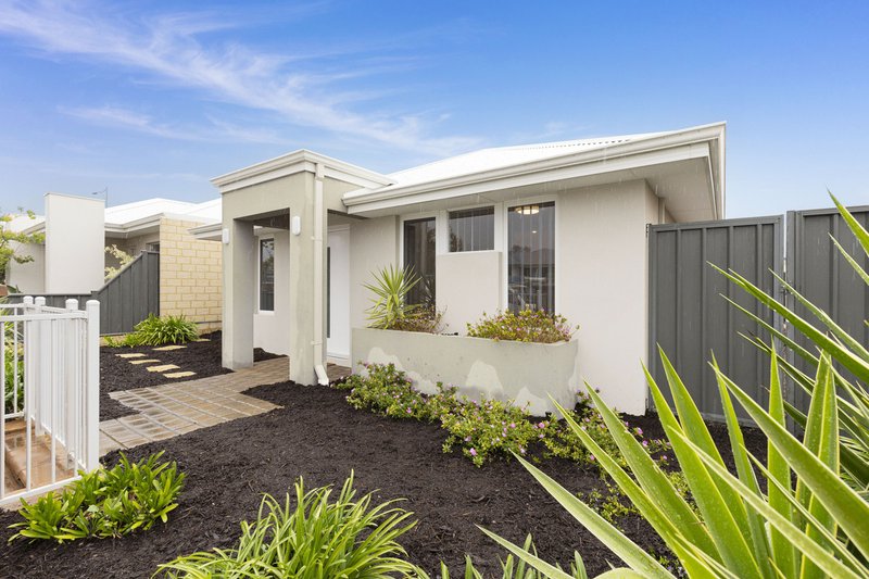 Photo - 7 Hybrid Green, Banksia Grove WA 6031 - Image 3