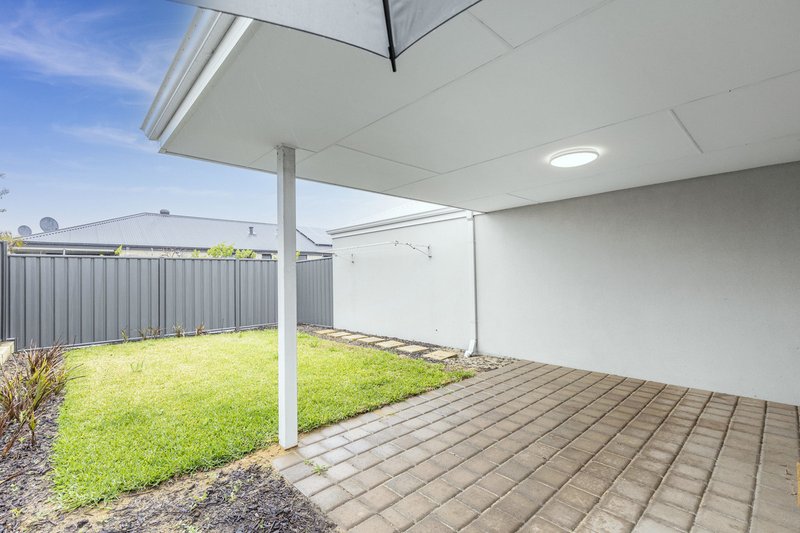 Photo - 7 Hybrid Green, Banksia Grove WA 6031 - Image 24