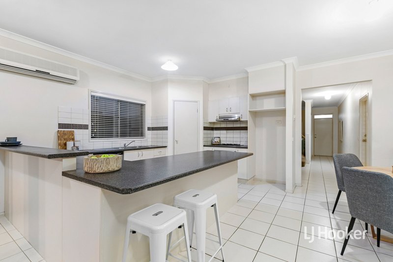 Photo - 7 Hyde Park Terrace, Point Cook VIC 3030 - Image 8