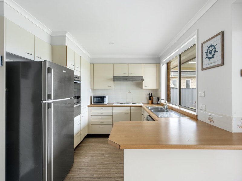 Photo - 7 Ibis Place, Sussex Inlet NSW 2540 - Image 4