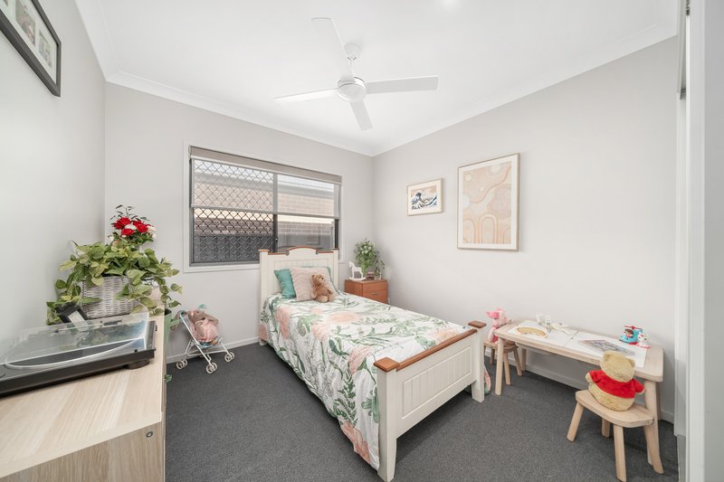 Photo - 7 Icarus Crescent, Burpengary QLD 4505 - Image 9