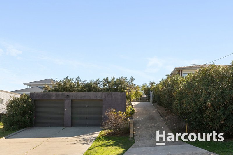 Photo - 7 Ilbery Street, Quinns Rocks WA 6030 - Image 3