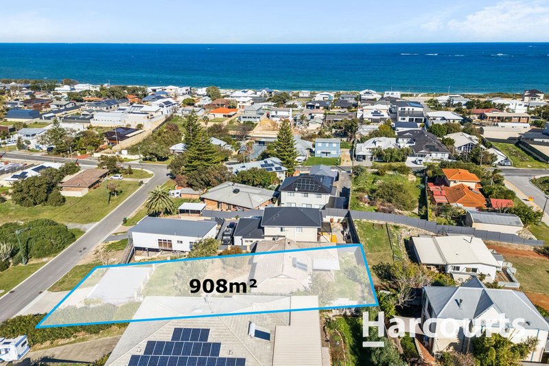 Photo - 7 Ilbery Street, Quinns Rocks WA 6030 - Image 6