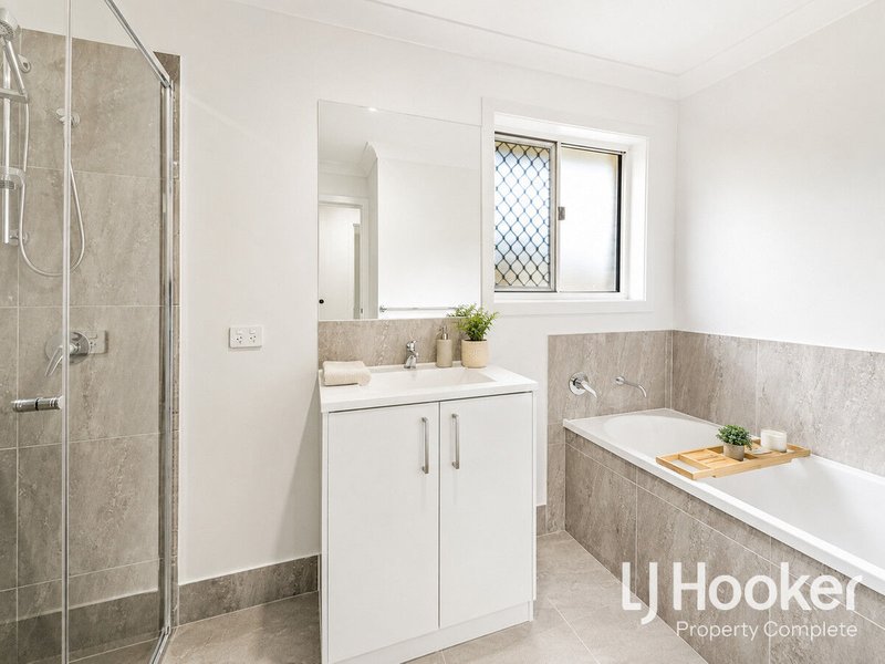 Photo - 7 Illawarra Crescent, Yarrabilba QLD 4207 - Image 9