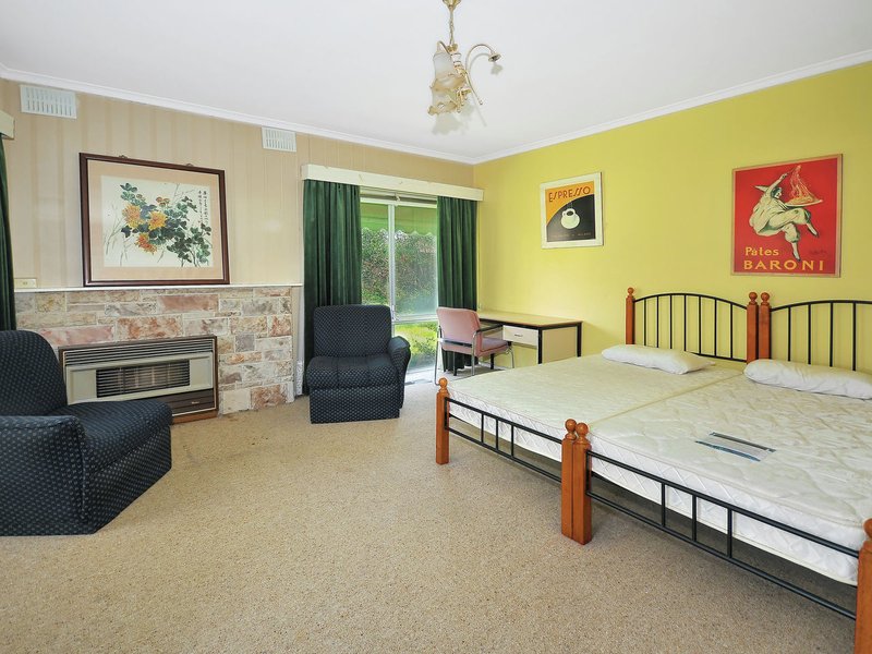 Photo - 7 Illuka Crescent, Mount Waverley VIC 3149 - Image 7