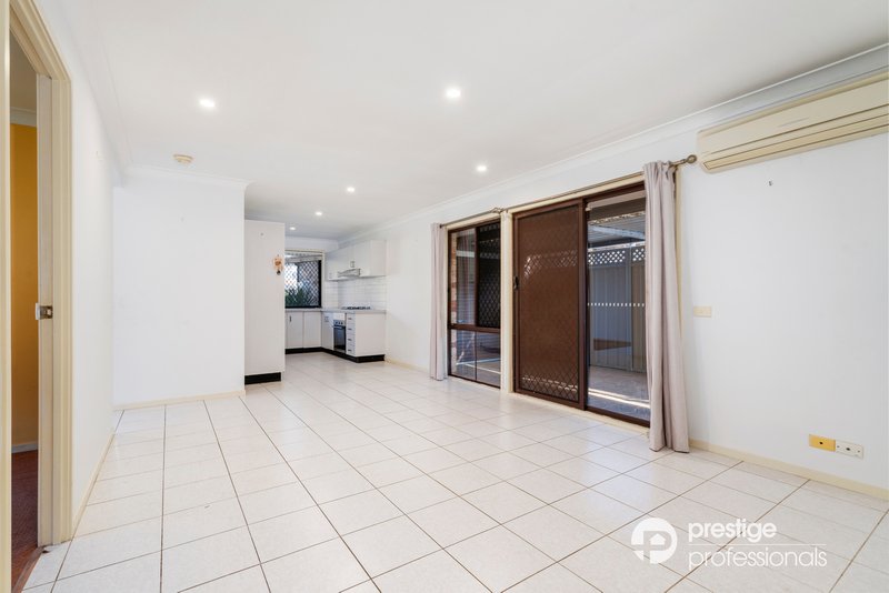 Photo - 7 Implexa Court, Wattle Grove NSW 2173 - Image 4