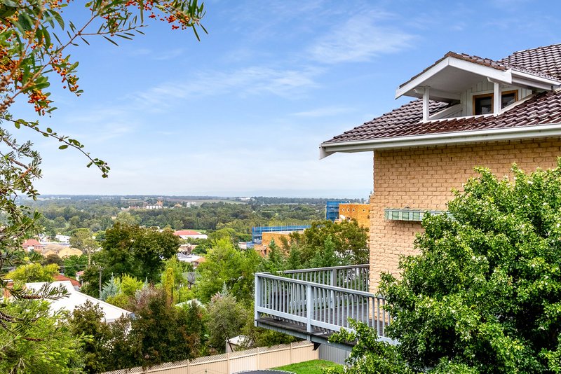Photo - 7 Ina Drive, Cowra NSW 2794 - Image 1