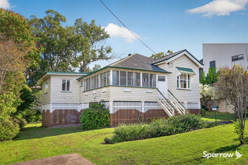 Photo - 7 Instow Street, Yeronga QLD 4104 - Image 2