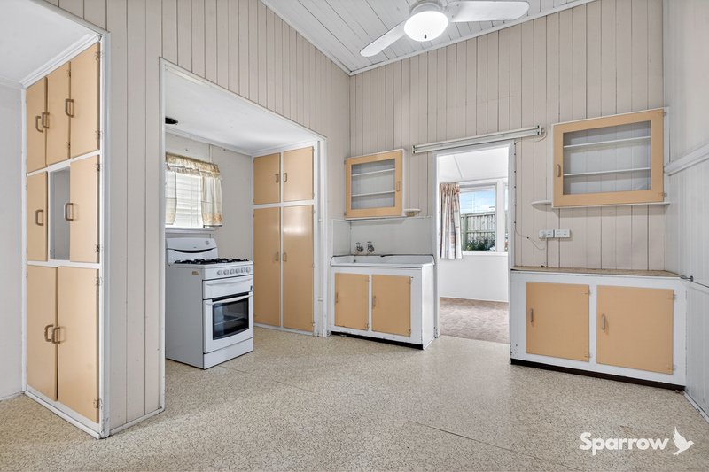Photo - 7 Instow Street, Yeronga QLD 4104 - Image 3