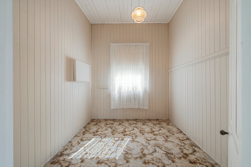 Photo - 7 Instow Street, Yeronga QLD 4104 - Image 9