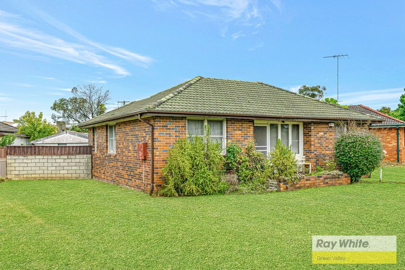 Photo - 7 Isa Place, Cartwright NSW 2168 - Image 2