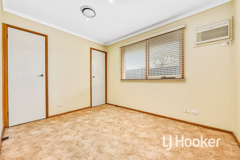 Photo - 7 Ivan Crescent, Hampton Park VIC 3976 - Image 10