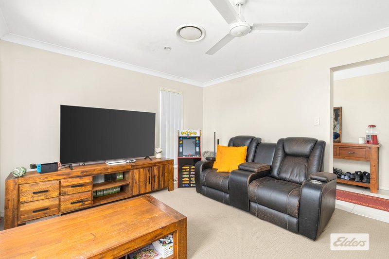 Photo - 7 Ivers Place, Emerald QLD 4720 - Image 9