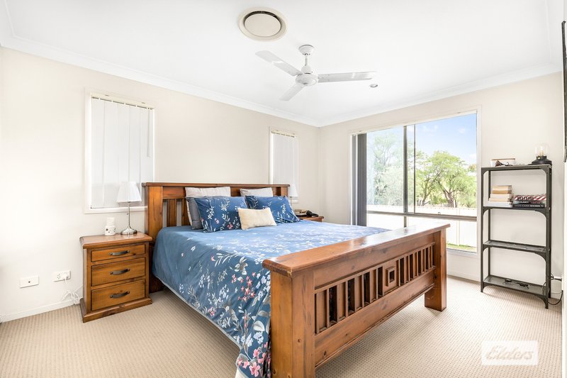 Photo - 7 Ivers Place, Emerald QLD 4720 - Image 10