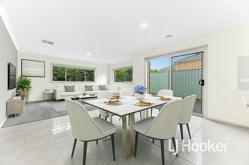 Photo - 7 Ivy Leaf Road, Pakenham VIC 3810 - Image 2