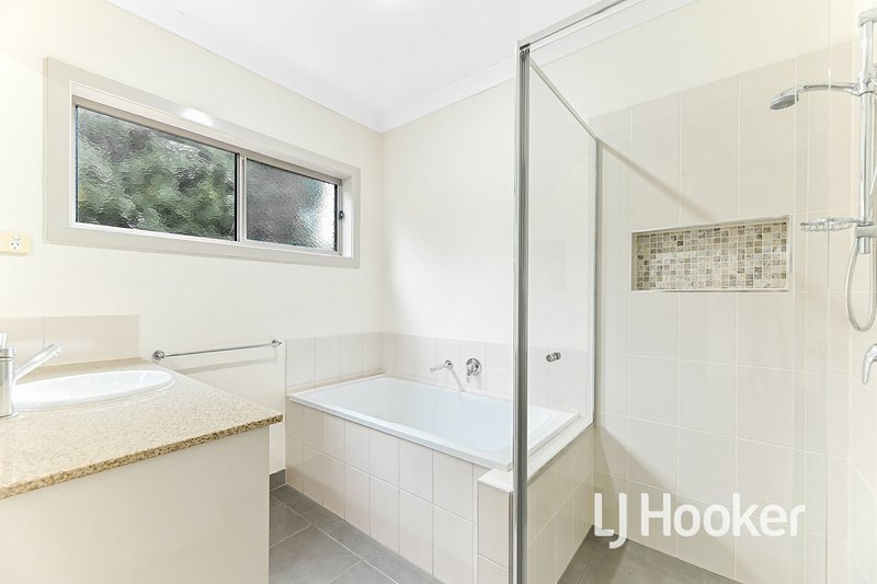 Photo - 7 Ivy Leaf Road, Pakenham VIC 3810 - Image 5