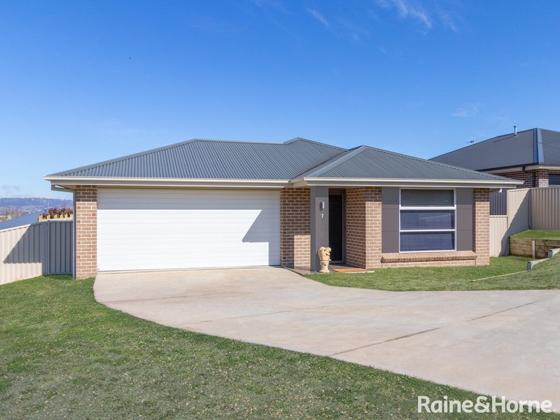 7 Jade Close, Kelso NSW 2795