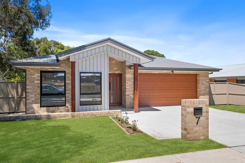 7 James Place, Yass NSW 2582