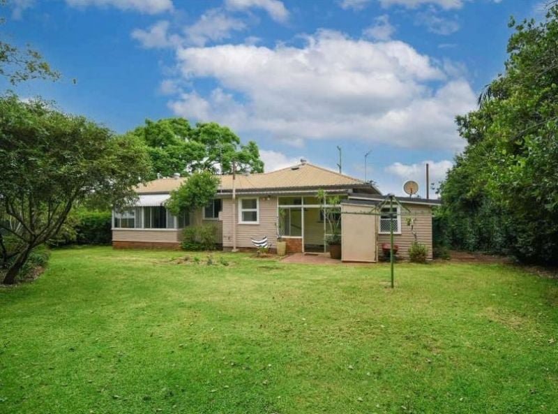 7 James Street, East Toowoomba QLD 4350