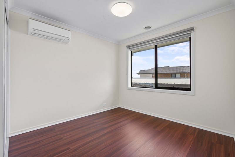 Photo - 7 Jarvis Walk, Westmeadows VIC 3049 - Image 8