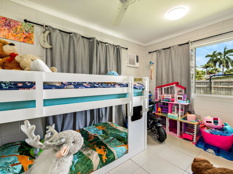 Photo - 7 Jaye Street, Edge Hill QLD 4870 - Image 6