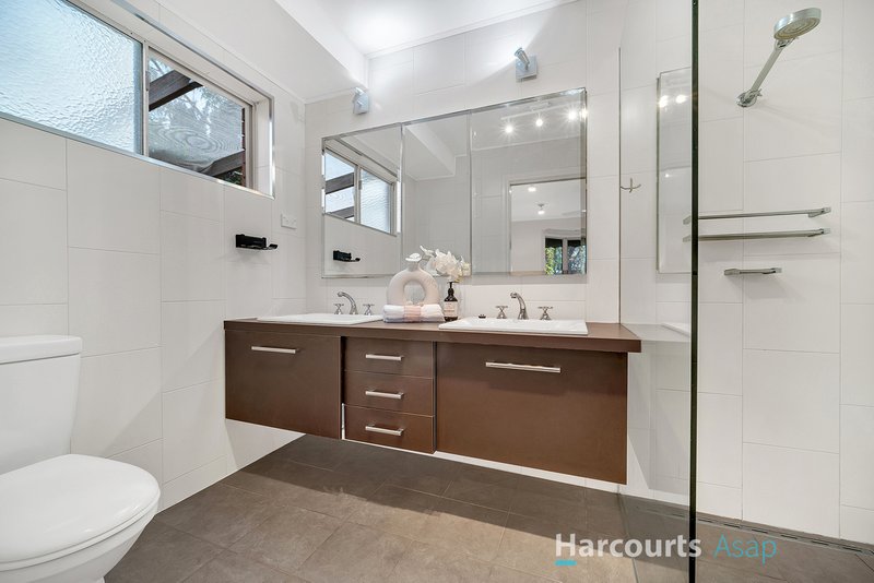 Photo - 7 Jennifer Court, Narre Warren VIC 3805 - Image 7