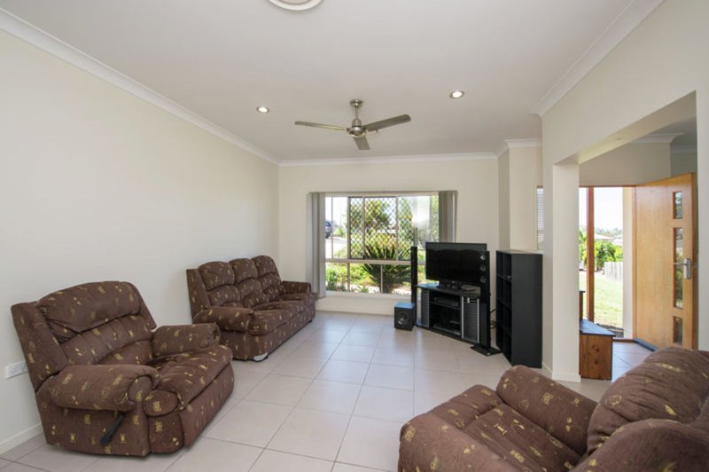 Photo - 7 Jenolan Court, New Auckland QLD 4680 - Image 4