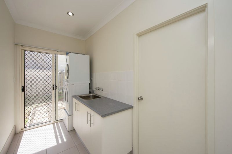 Photo - 7 Jenolan Court, New Auckland QLD 4680 - Image 12