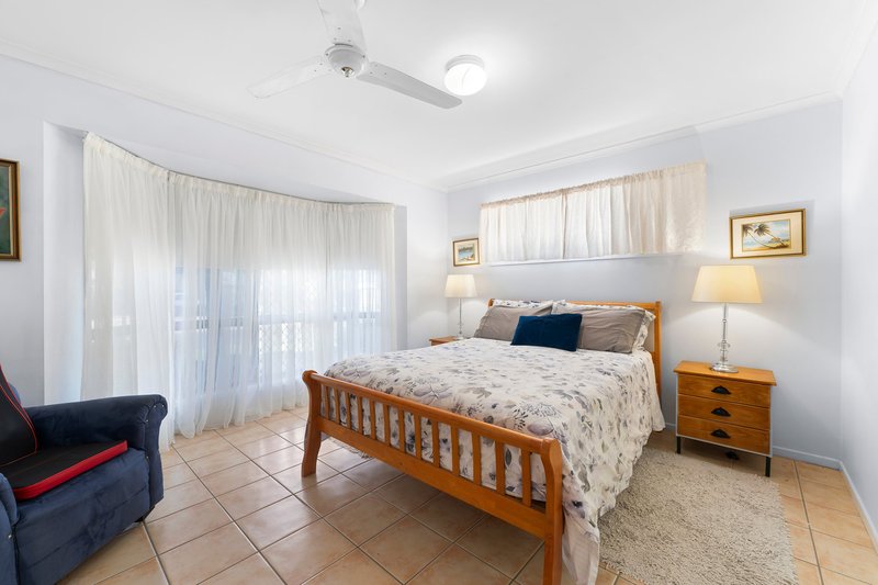 Photo - 7 Jocelyn Parade, Granville QLD 4650 - Image 6