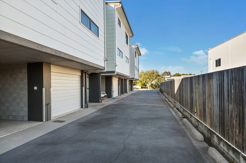 Photo - 7 Jockers Street, Strathpine QLD 4500 - Image 10