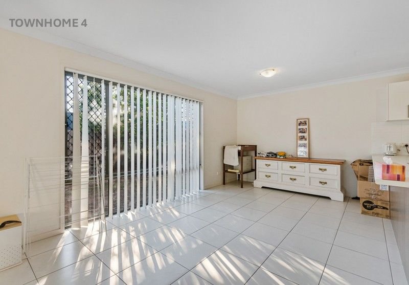 Photo - 7 Jockers Street, Strathpine QLD 4500 - Image 13