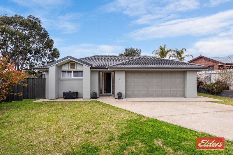 7 John Murray Drive, Williamstown SA 5351