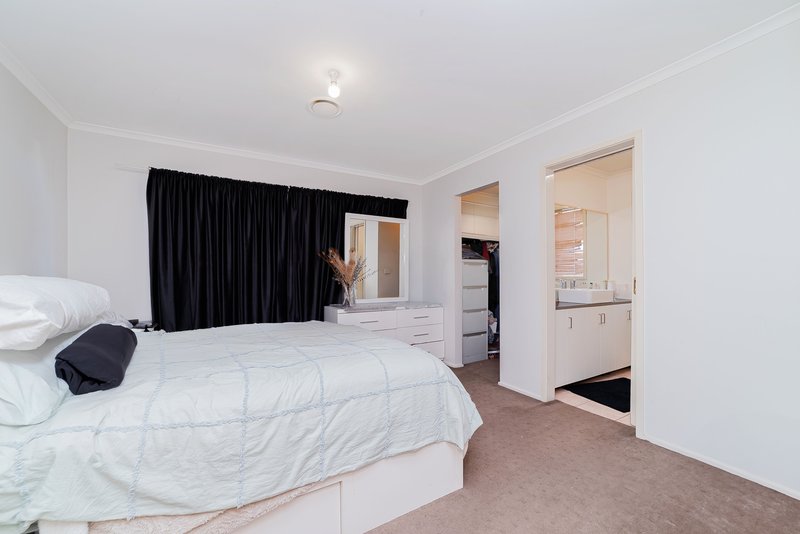 Photo - 7 Johnson Court, Roxburgh Park VIC 3064 - Image 9