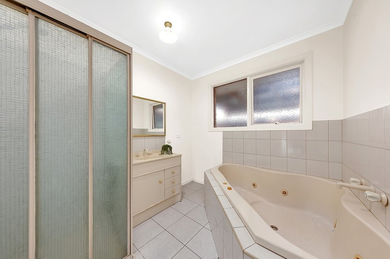 Photo - 7 Jolly Terrace, South Morang VIC 3752 - Image 12