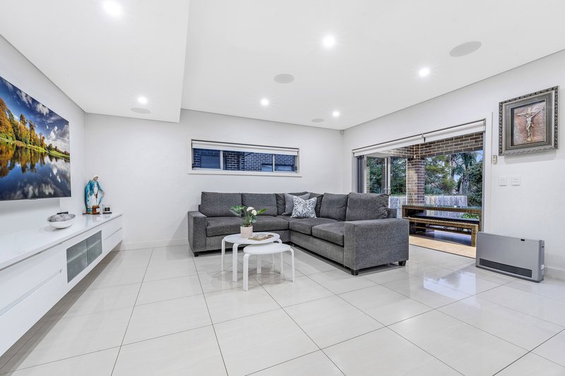 Photo - 7 Jones Avenue, Potts Hill NSW 2143 - Image 2